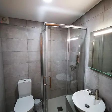 Estudios Do Bairro Do Castelo Capsule hotel Castro Daire